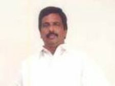 సాక్షి మీడియా కెమెరామెన్‌పై దాడి: ఎమ్మెల్యేపై కేసు
