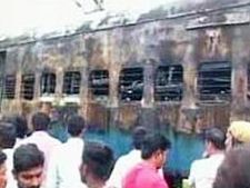 రైలు ప్రమాదం: ఎస్ -11 బోగీలోని ప్రయాణికులు వీరే