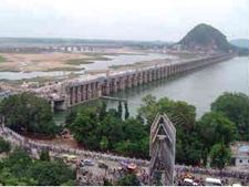  బాలికపై జవాన్ అత్యాచారయత్నం: బిటెక్ విద్యార్థి మృతి