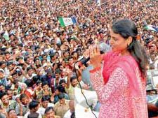 108 ఆలస్యంవల్లే ఎర్రన్నాయుడి మృతి: షర్మిల విమర్శ