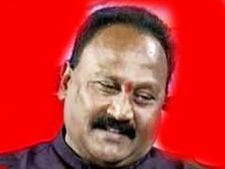 బిల్డింగ్ పైనుండి దూకేస్తానని టిడిపి ఎమ్మెల్యే హంగామా