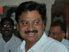 'జగన్‌ను వదిలేయకపోతే జైలు గోడలు బద్దలు కొడ్తాం'