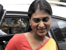 ఫిబ్రవరిలో మళ్లీ షర్మిళ పాదయాత్ర, విడుదలైతే జగన్