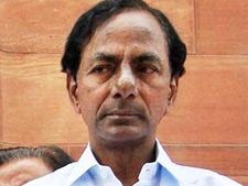 అనుచిత వ్యాఖ్యలు: కెసిఆర్‌పై సీమాంధ్రలో కేసులు