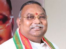 బూతులు మాకొచ్చు, సభ్యతఉంది: కెసిఆర్‌పై రాయపాటి