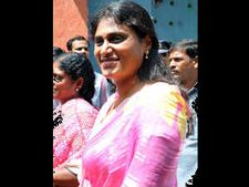 చిరులాగా అమ్ముడుపోతే సరి: బాబుకు షర్మిల సలహా