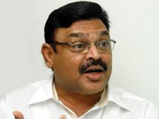జగన్ పార్టీలో లుకలుకలు: అంబటికి అసమ్మతి చిచ్చు