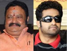  సా...గుతోంది: హరికృష్ణ, జూనియర్‌లతో జగన్ పార్టీ ఫ్లెక్సీ