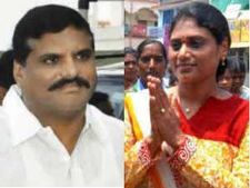 షర్మిలవి ఇవేం పెడబొబ్బలు!, అందరు గుడికెళ్తే..: బొత్స