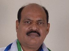 వైయస్ ఫ్యామిలీపై విమర్శలా: అనంపై బాజిరెడ్డి