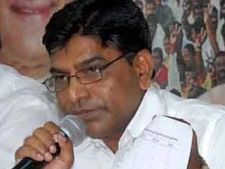 వైయస్ హయాంలో కెసిఆర్ ఏం చేశాడు: నామా