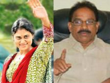జగన్‌పై టిడిపి రివర్స్ గేమ్!: షర్మిల యాత్రలో కలకలం