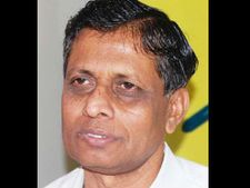  దమ్మున్న నేత జగన్, జైల్లో ఉన్నా సిఎం: దాడి
