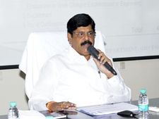 బయ్యారం దోపిడీకి జగన్ కుట్ర, షర్మిల యాత్ర: ఆనం