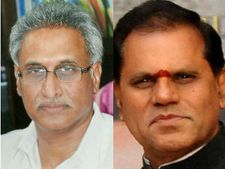  మోహన్‌బాబు, బ్రహ్మీ పని లేని నటులా: టిఎస్సార్