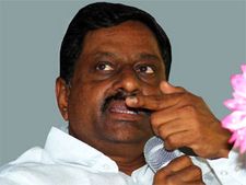 ఎడమ చేత్తో ఇచ్చేవాడ్ని: డిఎల్, పెళ్లికి ముందే: జగ్గారెడ్డి