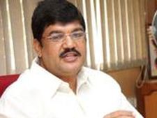 దూళిపాళ్ల నిరాహార దీక్ష: బస్సు నడిపిన మాగంటి
