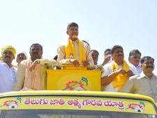  ఢిల్లీ నేతల కనుసైగలతో జగన్, కెసిఆర్: బాబు