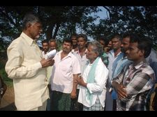  ఉత్తరకుమారుడు, దత్తపుత్రుడు: సోనియాపై బాబు