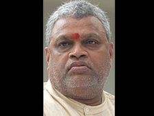 ఎర్రన్నాయుడి విగ్రహ ఏర్పాటుకు అడ్డు, బాబు హెచ్చరిక