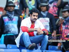 జగన్ పార్టీ వైపు ఎన్టీఆర్: తేలిగ్గా తీసుకున్న బాబు