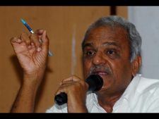  దుకాణంపై చిరుకు చెప్పా: నారాయణ, జగన్‌పై ఈటెల