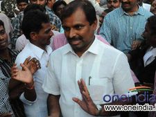 బోగస్ బాబా, దొంగ బాబా: చంద్రబాబుపై శ్రీకాంత్ రెడ్డి