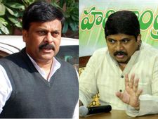 రెబల్‌స్టార్! అందరూ: టిపై చిరు, సీమాంధ్ర సిఎం: పొన్నం