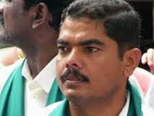 బెదిరింపు: టిడిపి ఎమ్మెల్యేపై పోలీసులకు భార్య ఫిర్యాదు