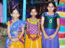 బాబాయే: ముగ్గురు చిన్నారుల దారుణ హత్య (పిక్చర్స్)
