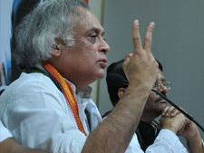 టచ్‌లోనే కెసిఆర్: జైరాం, టి చట్టమని కిరణ్‌కు కౌంటర్