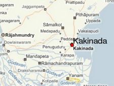 వోల్వోలో మంటలు: కళాశాల విద్యార్థులకు అస్వస్థత