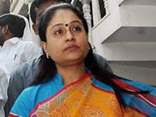 మెదక్ లోకసభ సీటు: కెసిఆర్‌తో విజయశాంతి ఢీ?