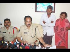 టెక్కీ హత్య: బిడ్డ పోయి, పోలీసుల వలలో... (పిక్చర్స్)
