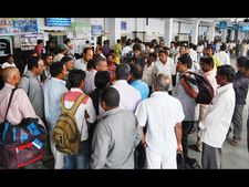 చెన్నై ఎక్స్‌ప్రెస్ దోపిడీ: స్టూవర్ట్‌పురం గ్యాంగ్ పనే?