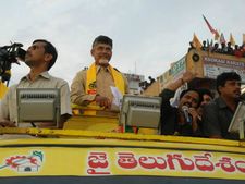 సూటిగా చెప్తున్నా, ఓడించడమే..:  బాబు టార్గెట్ కెసిఆర్