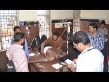 పోలీస్ స్టేషన్‌లో నిందితుడి ఆత్యహత్యాయత్నం(పిక్చర్స్)