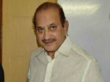 గల్లాకు మహేష్ తండ్రి సూపర్ స్టార్ కృష్ణ మద్దతు