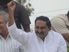 కిరణ్‌కు ఝలక్: టిడిపిలోకి నలుగురు అభ్యర్థులు జంప్