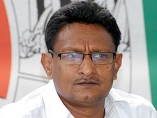 చంద్రబాబు హ్యాట్రిక్, 16తర్వాత పవన్ కనిపించరు: గట్టు