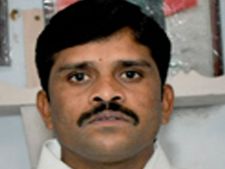 కారం కొట్టి సాంబశివుడు సోదరుడి హత్య, నయీం పైనే..