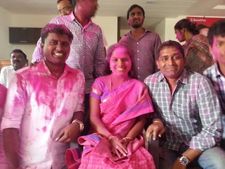 గెలుపు సంబరాలు: నృత్యం చేసిన కవిత (పిక్చర్స్)