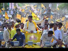 గుంటూరు నుండి బాబు పాలన, 'నాగార్జున'పై పరిశీలన!