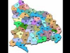 బస్సు బోల్తా, ఒకరి మృతి: భవనం కూలి 9 మంది