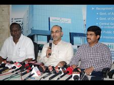  కిడ్నీ రాకెట్‌పై నిరసన, దిష్టిబొమ్మ దగ్ధం (పిక్చర్స్)