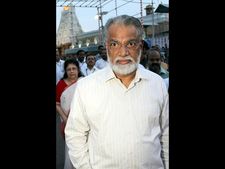  శ్రీవారి సేవలో రాధాకృష్ణ: సి23 కౌంట్‌డౌన్(పిక్చర్స్)