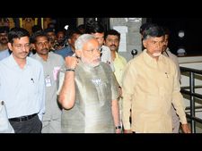 షార్‌కు నరేంద్ర మోడీ: ఏపీ సమస్యలు బాబు ఏకరువు!