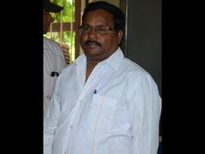 ఎసిబికి రెడ్ హ్యాండెడ్‌గా సాగునీటి అధికారి (పిక్చర్స్) 