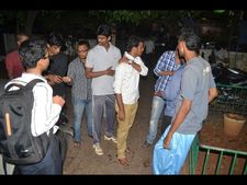 నిరుద్యోగులకు 50లక్షల టోకరా: జంట పరారీ(పిక్చర్స్)