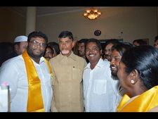 జగన్‌కు ఝలక్: టీడీపీలోకి మేయర్, ఆనం (పిక్చర్స్)
